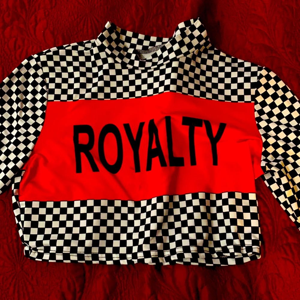 Black and white crop top